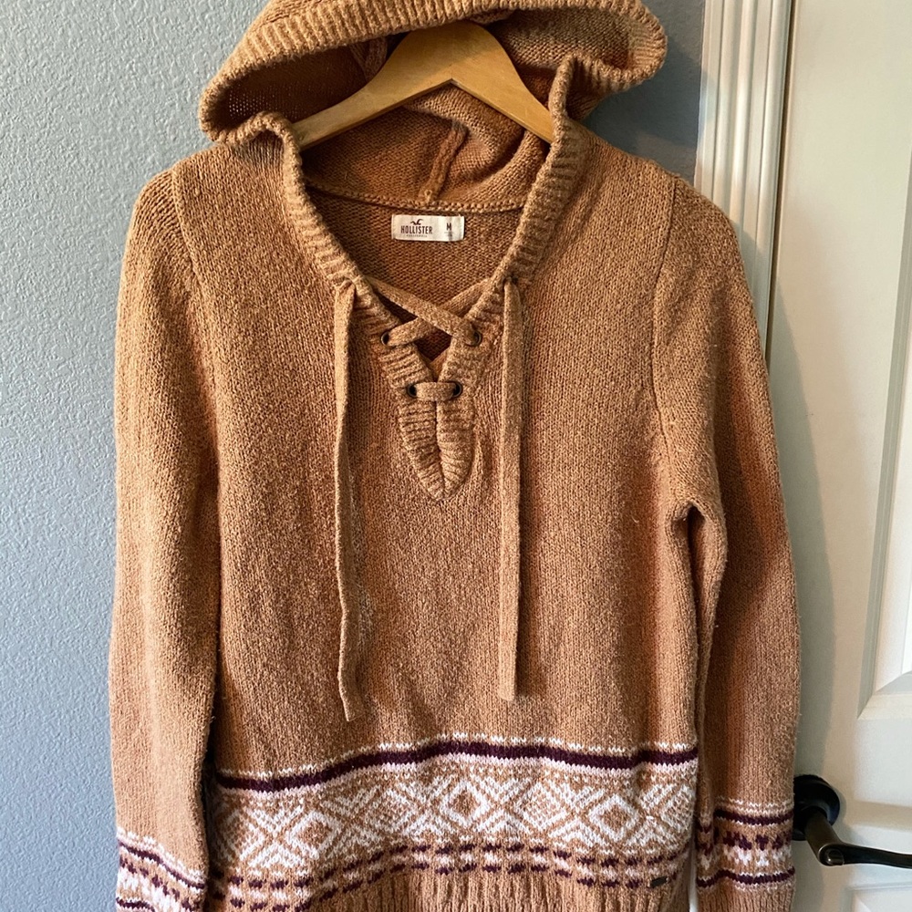 Hollister sweater